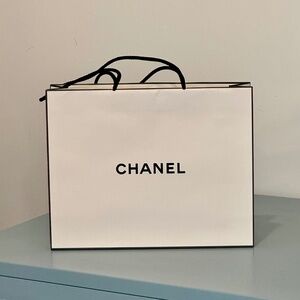 Authentic Chanel shopping bag / tote